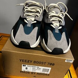 Adidas Yeezy 700 waverunner size 8